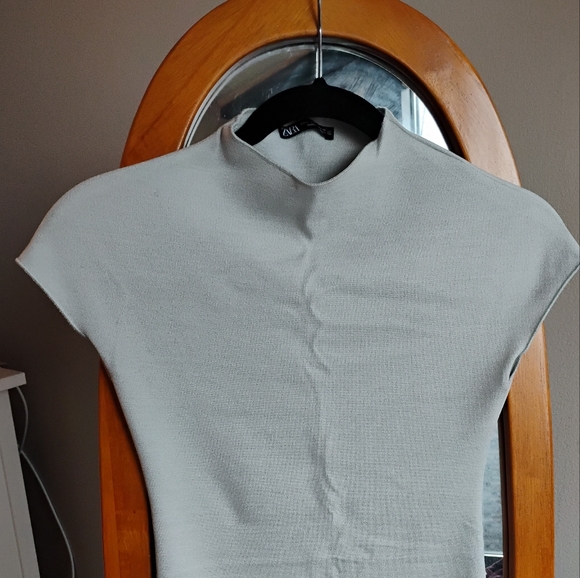 Size large, dress from Zara, tags still on - Picture 3 of 3